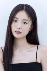 Ли Юри (Lee Yoo Ri)